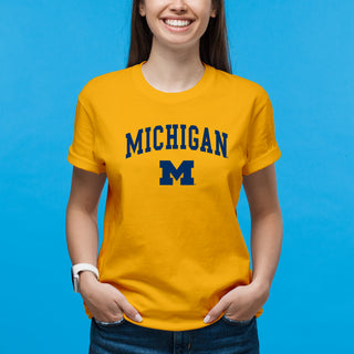 Arch Logo University of Michigan Basic Cotton Short Sleeve T Shirt - Gold